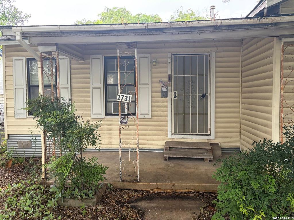 1731 Steves Avenue in San Antonio