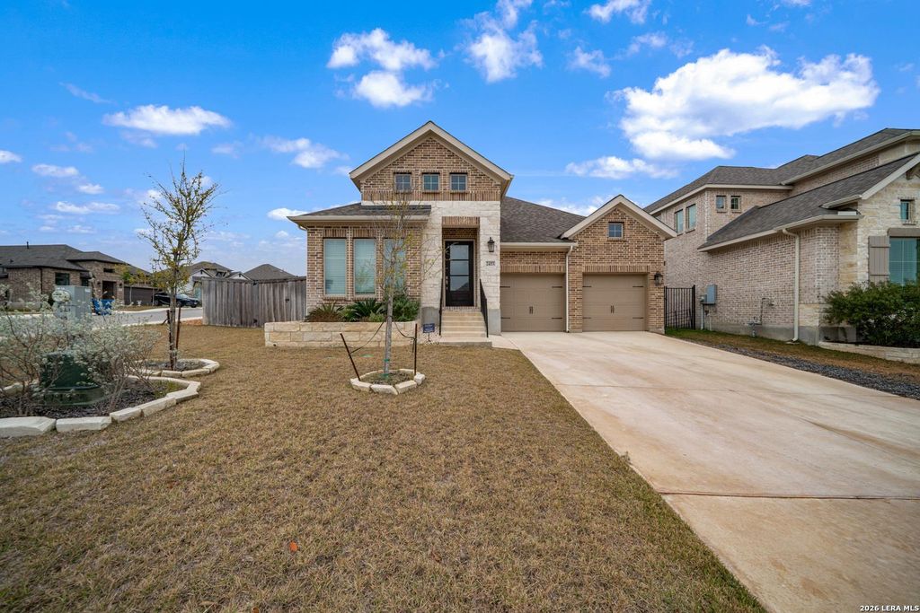 24013 Sidehill Lie in San Antonio